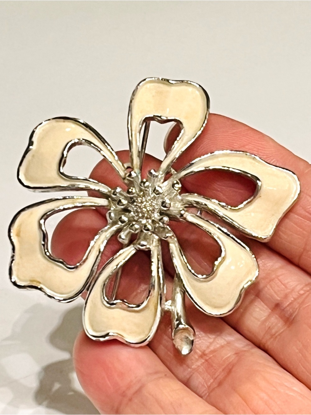 Vintage Sarah Coventry Silver-Tone & Enamel Flower Brooch Pin 🌸